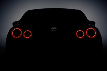 2017 Nissan GT-R ( )