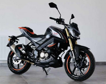 QJMotor SRK 125 (: Wikimedia Commons - https://commons.wikimedia.org/wiki/File:QJMotor_SRK_125.jpg )