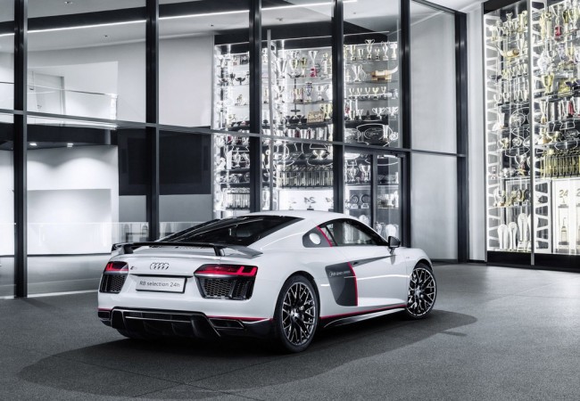 Audi R8 Coupe V10 plus selection 24h