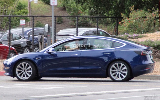 2018 Tesla Model 3 ( )