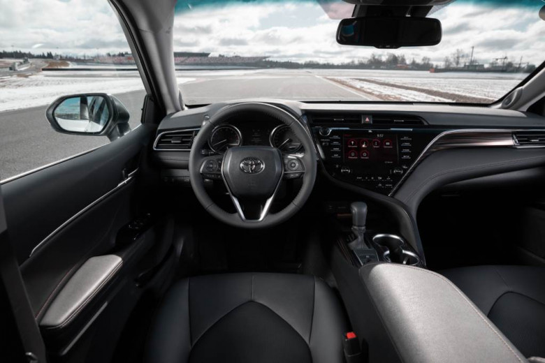 Автомобили с пробегом в июле подешевели на 2,7 процента