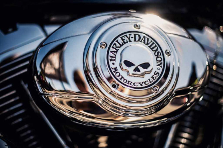  Harley Davidson (: https://www.pexels.com/ru-ru/photo/harley-davidson-3076826/ )