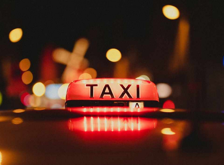 Такси (Фото: Pixabay.com)