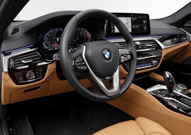 2021 BMW 5-Series (G30)