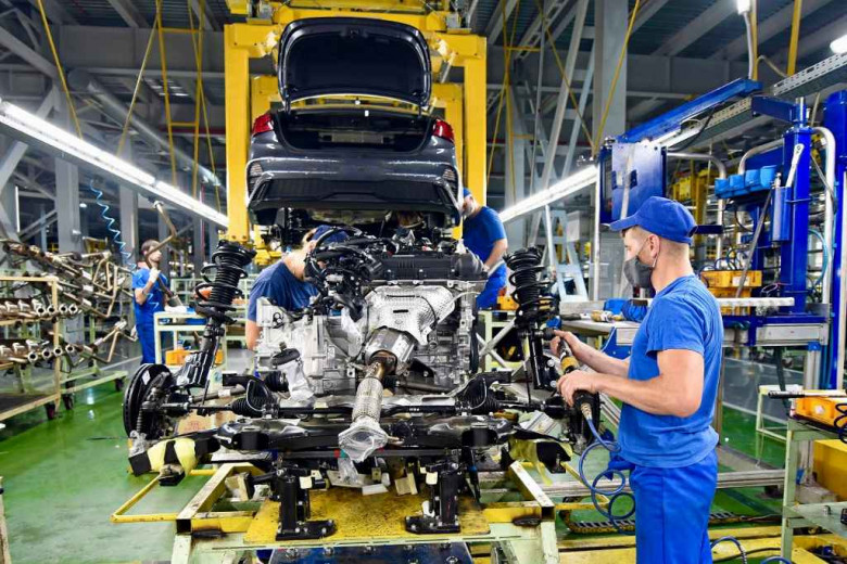 Производство автомобилей Kia на заводе 