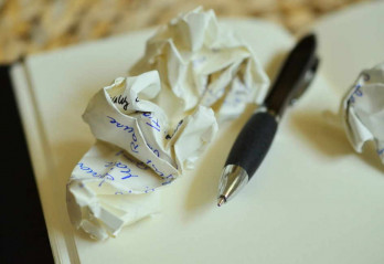 Бумага, документ, повестка (Фото: Pxhere.com)
